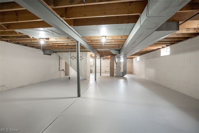 9613 Melody Lane, Brooklyn, OH 44144