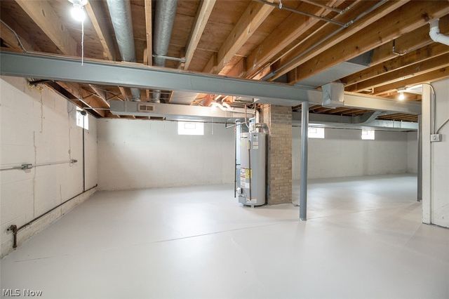 9613 Melody Lane, Brooklyn, OH 44144