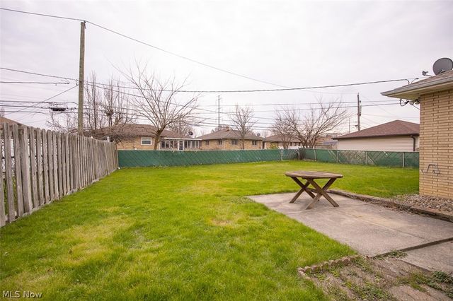 9613 Melody Lane, Brooklyn, OH 44144