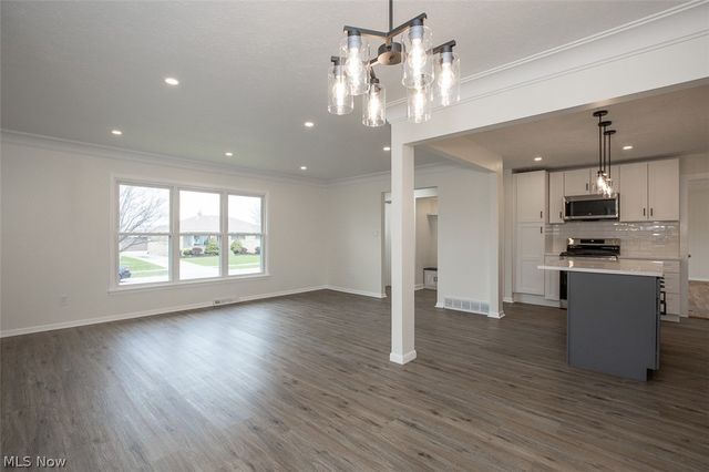 9613 Melody Lane, Brooklyn, OH 44144