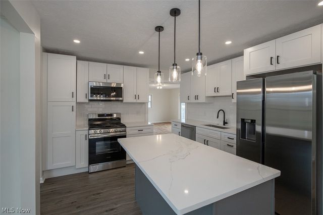 9613 Melody Lane, Brooklyn, OH 44144