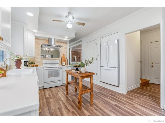 2762 Nottingham Square, Fort Collins, CO 80526