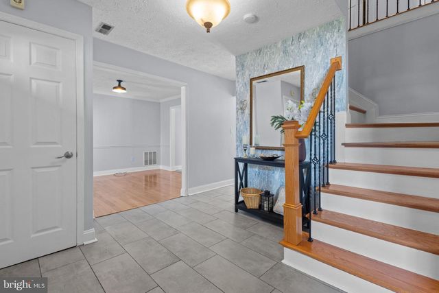 8604 VALLEY DR, Waldorf, MD 20603