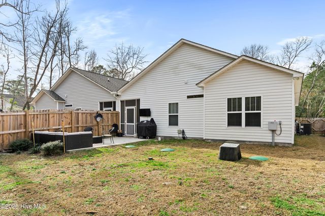 1091 Dan Owen Drive, Hampstead, NC 28443