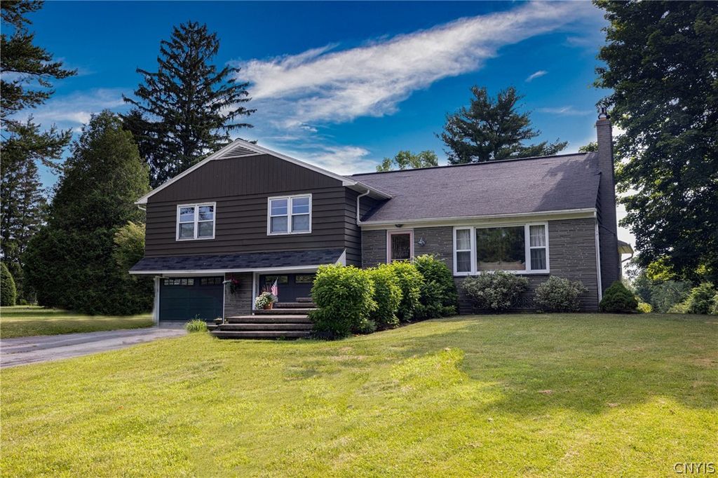105 East Lake Street, Skaneateles, NY 13152