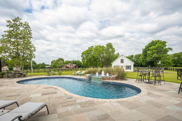 6085 YUM YUM RD, Somerville, TN 38068