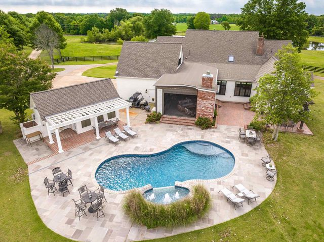 6085 YUM YUM RD, Somerville, TN 38068