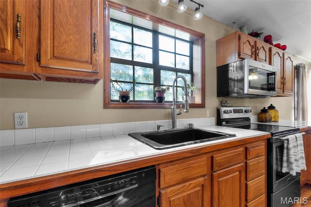 18328 Lake Circle Drive, Dexter, MO 63841