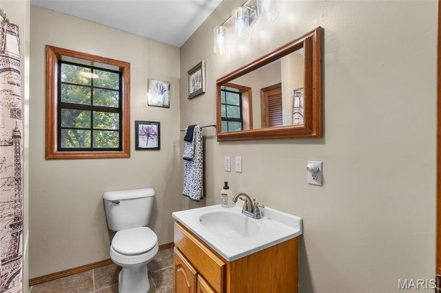 18328 Lake Circle Drive, Dexter, MO 63841