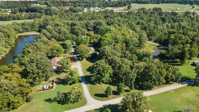 18328 Lake Circle Drive, Dexter, MO 63841