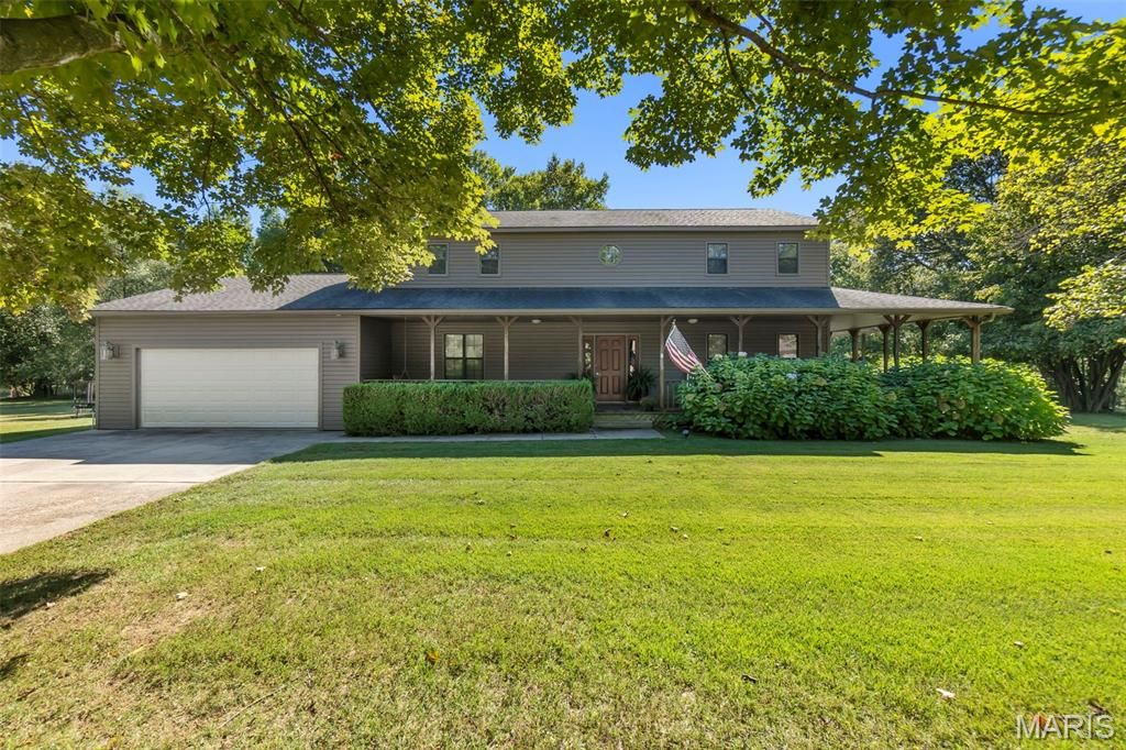 18328 Lake Circle Drive, Dexter, MO 63841