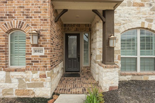 16927 Burke Lake Lane, Houston, TX 77044