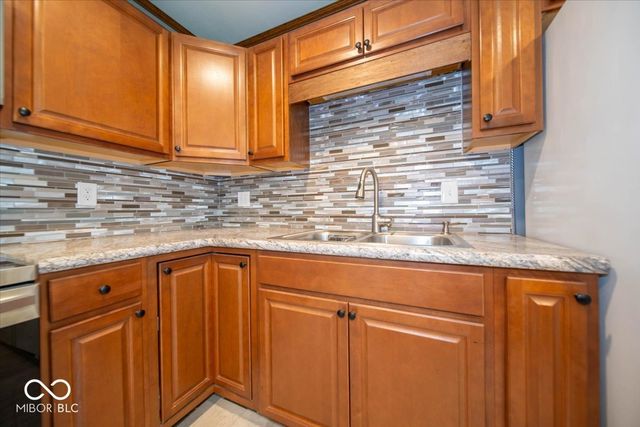 1150 E Adams Drive, Franklin, IN 46131