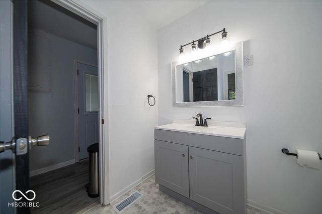 1150 E Adams Drive, Franklin, IN 46131