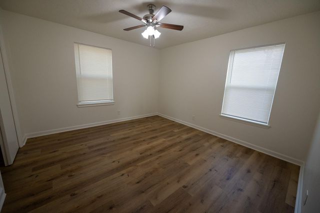 1727 S Park Drive, Alvin, TX 77511