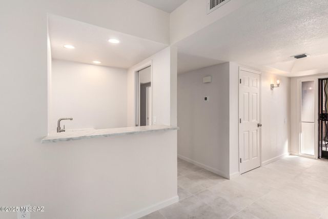 3808 S Vía Del Reyecuelo, Green Valley, AZ 85622