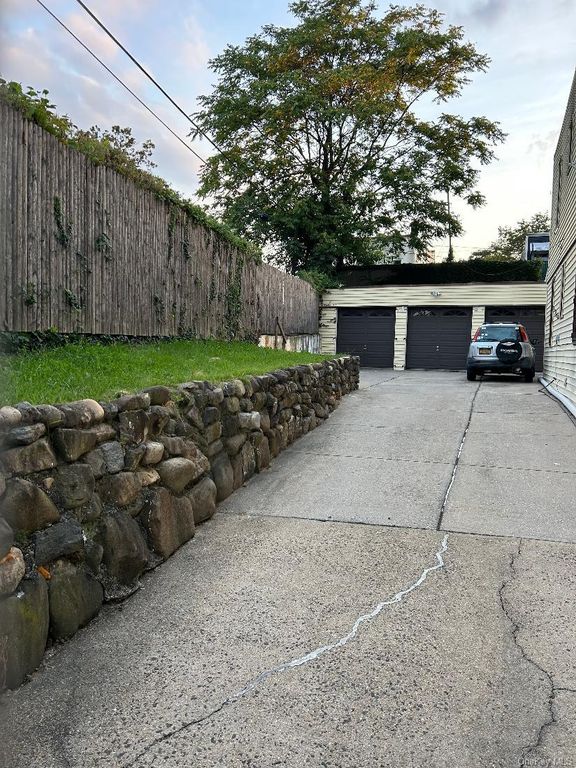 73-58 71st Street, Glendale, NY 11385 — photo 3