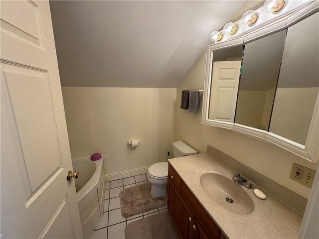 1319 Riverside Dr 300, Bridgewater, PA 15009