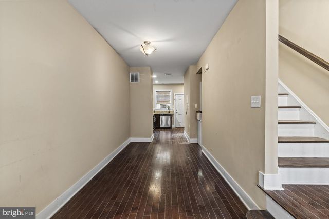576 BERKLEY ST, Camden, NJ 08103