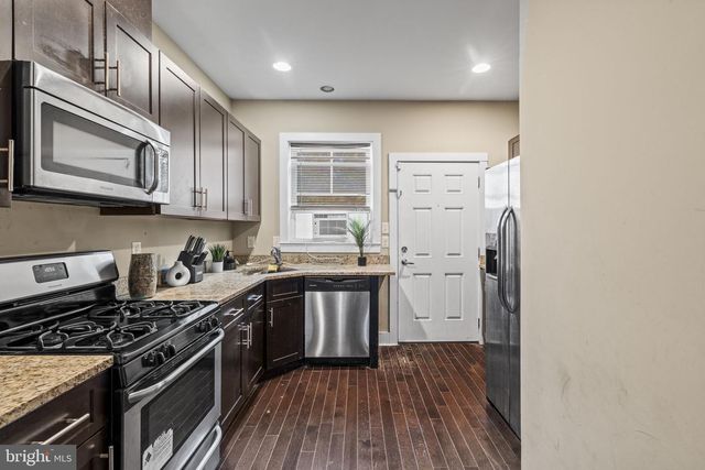 576 BERKLEY ST, Camden, NJ 08103