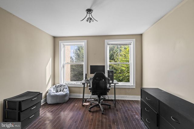 576 BERKLEY ST, Camden, NJ 08103
