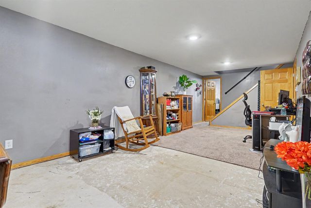 6160 W Mt. Vernon Road, Cedar Falls, IA 50613