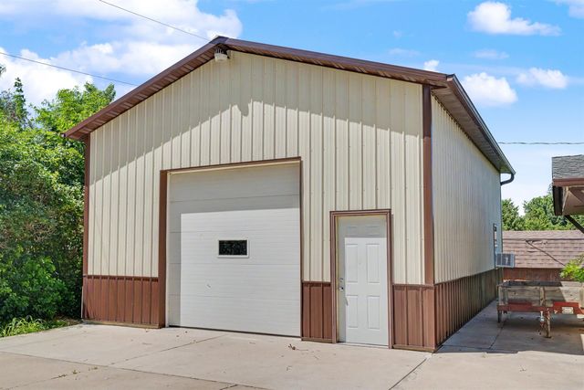 6160 W Mt. Vernon Road, Cedar Falls, IA 50613