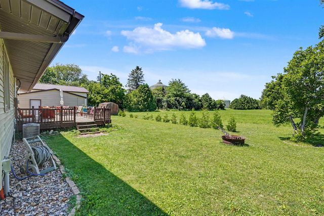 6160 W Mt. Vernon Road, Cedar Falls, IA 50613