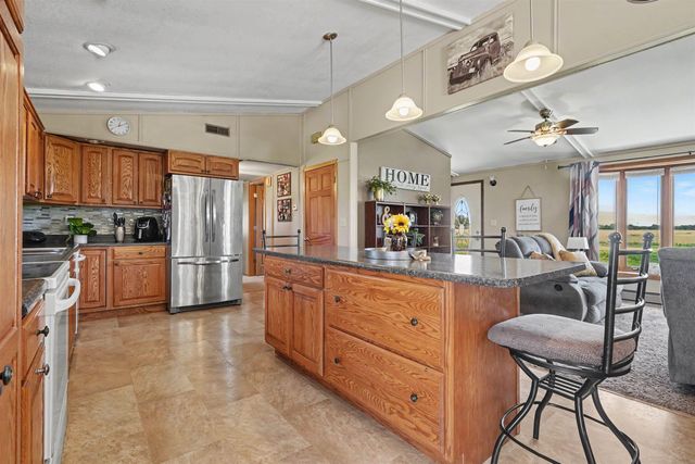6160 W Mt. Vernon Road, Cedar Falls, IA 50613