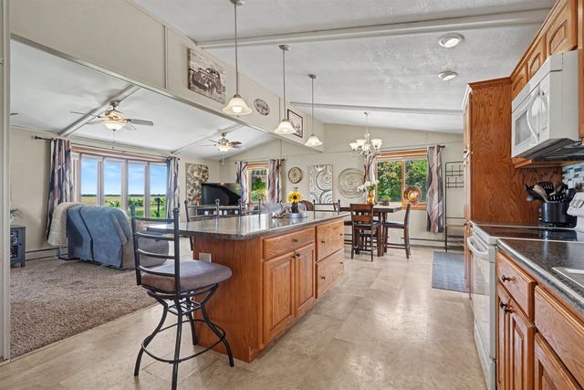 6160 W Mt. Vernon Road, Cedar Falls, IA 50613