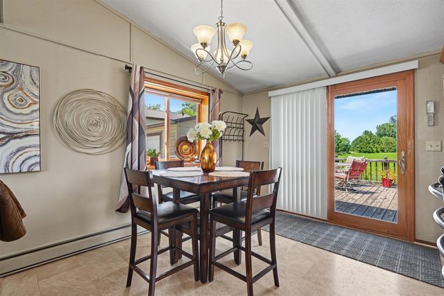 6160 W Mt. Vernon Road, Cedar Falls, IA 50613