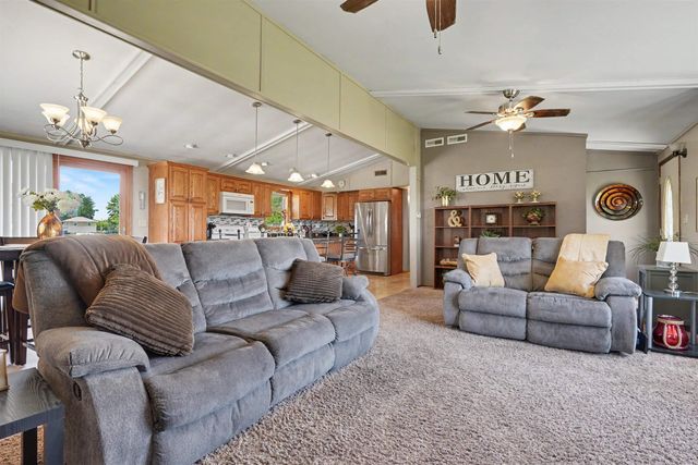 6160 W Mt. Vernon Road, Cedar Falls, IA 50613