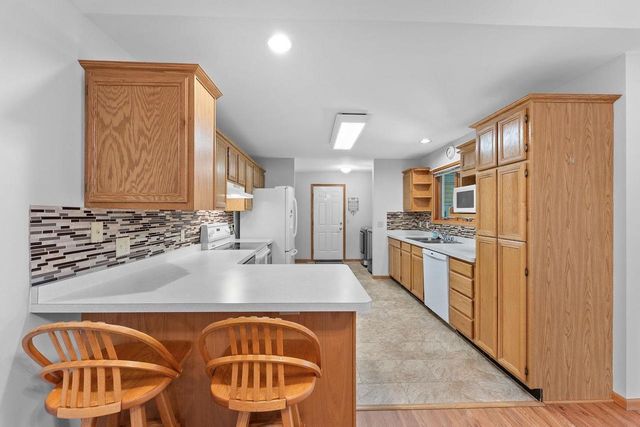 1711 Hillcrest Drive, Baraboo, WI 53913