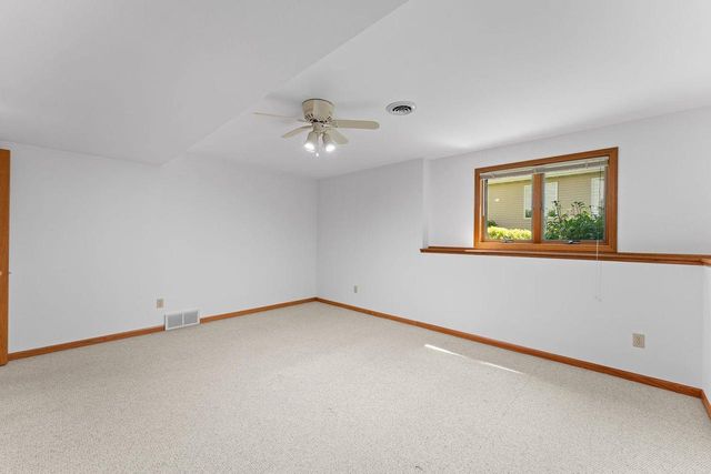 1711 Hillcrest Drive, Baraboo, WI 53913