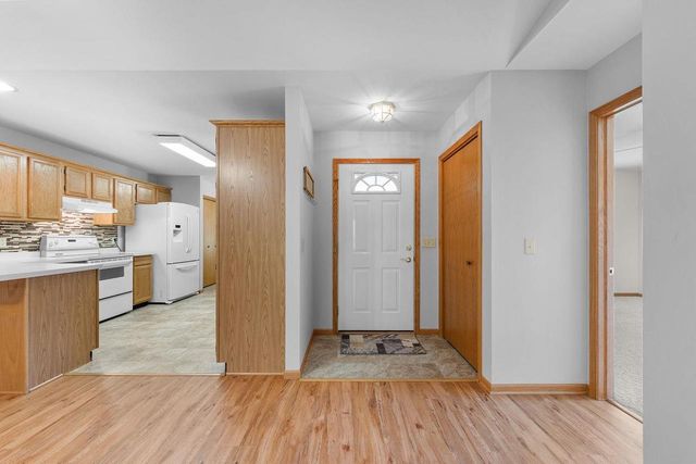 1711 Hillcrest Drive, Baraboo, WI 53913