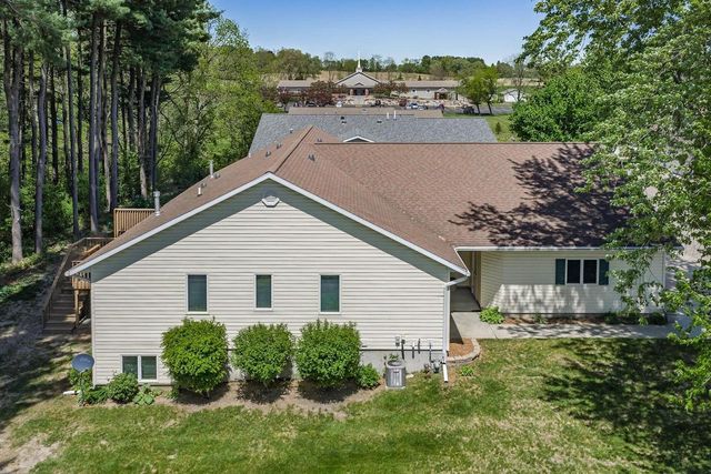 1711 Hillcrest Drive, Baraboo, WI 53913