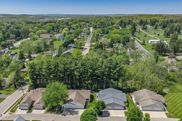 1711 Hillcrest Drive, Baraboo, WI 53913