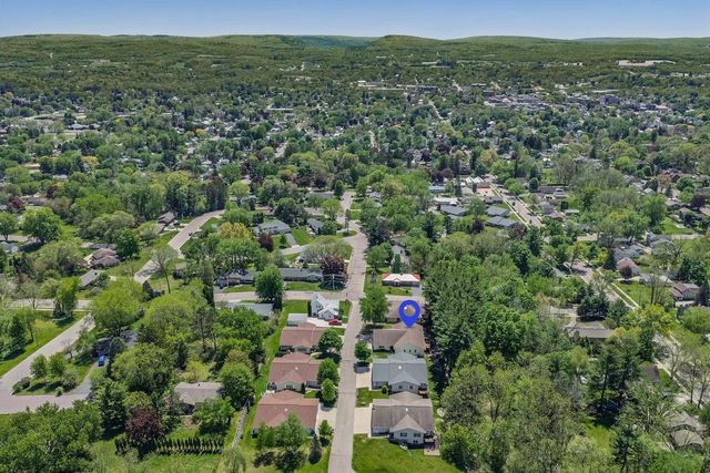 1711 Hillcrest Drive, Baraboo, WI 53913