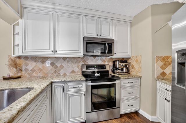 23018 Oxford Place D, Boca Raton, FL 33433