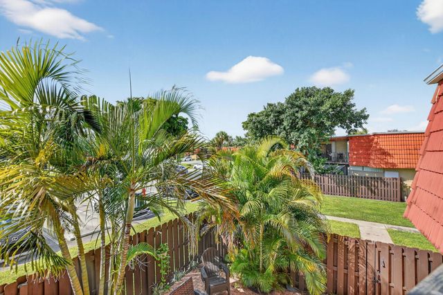 23018 Oxford Place D, Boca Raton, FL 33433