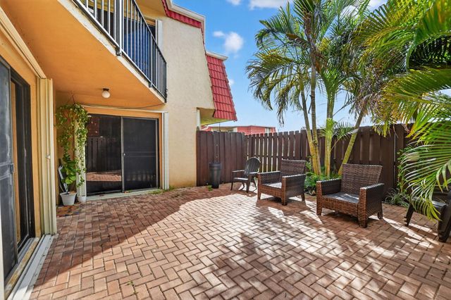 23018 Oxford Place D, Boca Raton, FL 33433