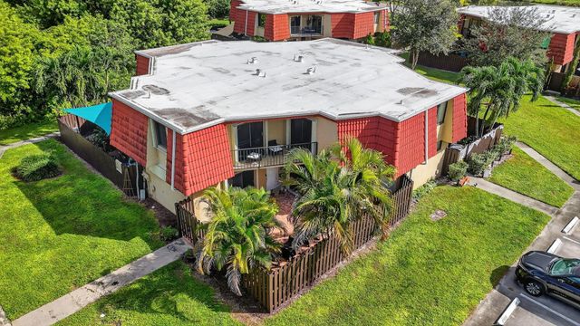 23018 Oxford Place D, Boca Raton, FL 33433