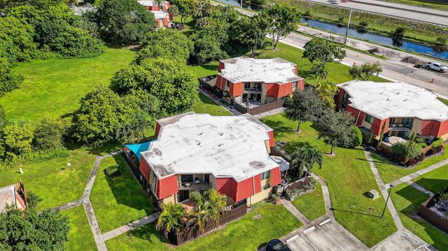 23018 Oxford Place D, Boca Raton, FL 33433