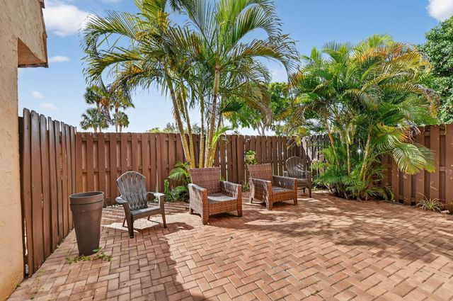 23018 Oxford Place D, Boca Raton, FL 33433