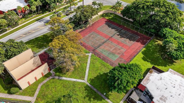 23018 Oxford Place D, Boca Raton, FL 33433