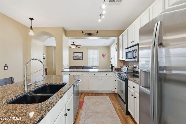 3671 E LESLIE Drive, Gilbert, AZ 85296