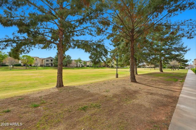 3671 E LESLIE Drive, Gilbert, AZ 85296