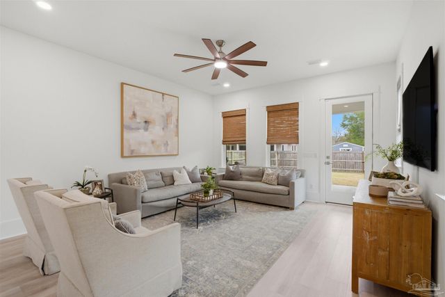 908 E Yonge St, Pensacola, FL 32503