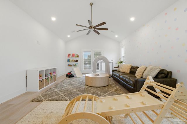 908 E Yonge St, Pensacola, FL 32503