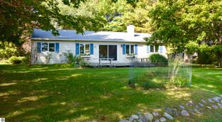 4213 E Oxford Drive, Leland, MI 49654